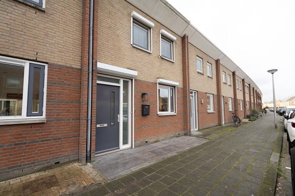 Medium property photo - Marguerite Durasstraat 82, 3207 MB Spijkenisse